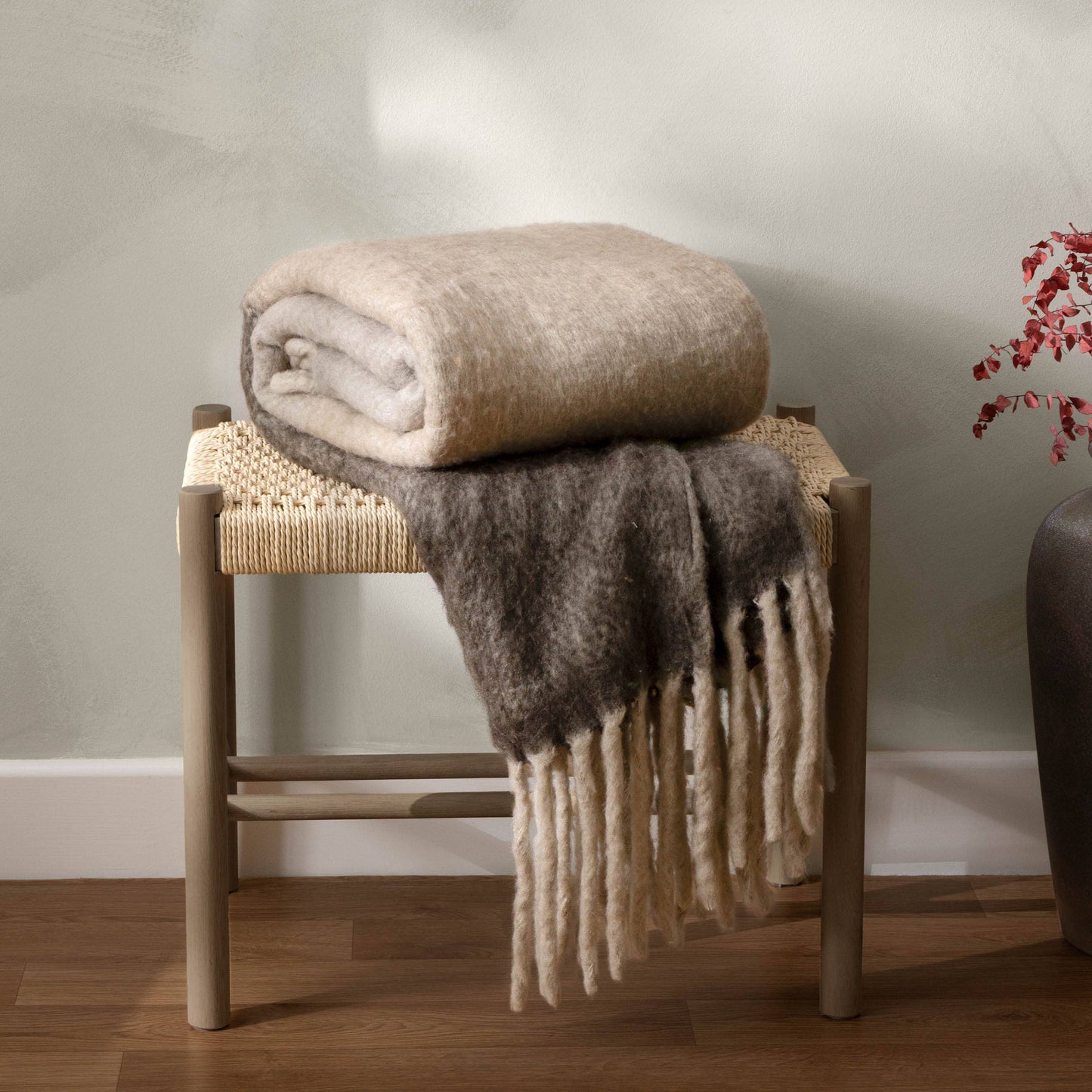 Rawton Ombre Throw Flint/Black: Flint/Black / 130 x 180cm