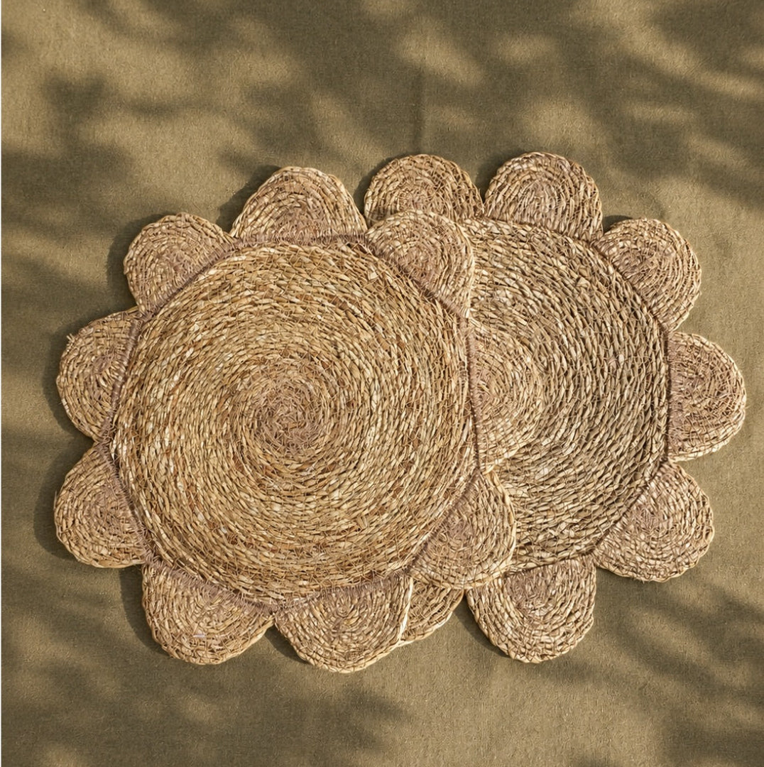 Scallop Edge Seagrass Placemats - set of 4