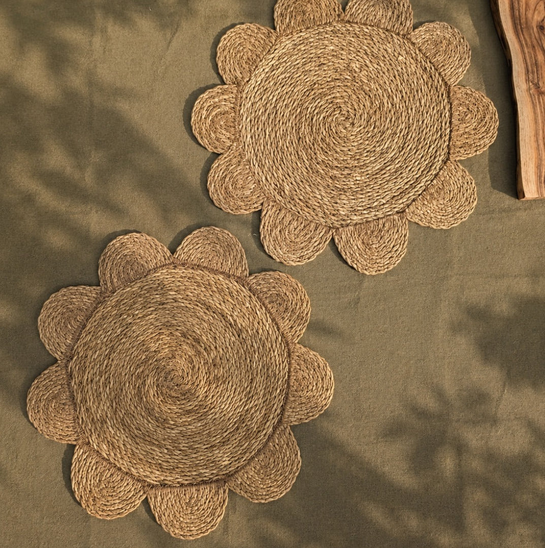 Scallop Edge Seagrass Placemats - set of 4