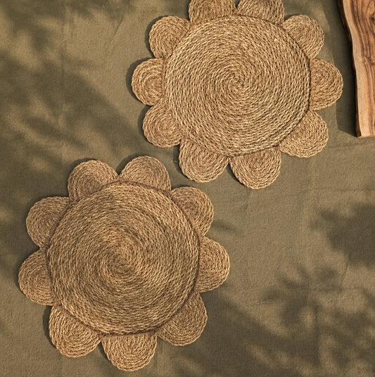 Scallop Edge Seagrass Placemats - set of 4